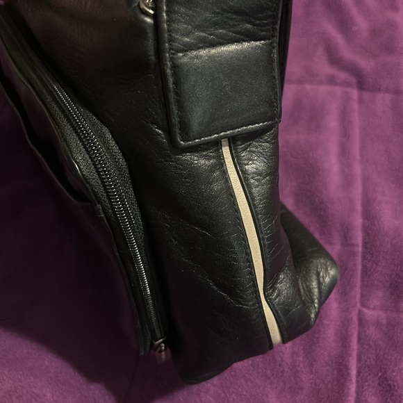 Danier Leather Handbag - Picture 3 of 10